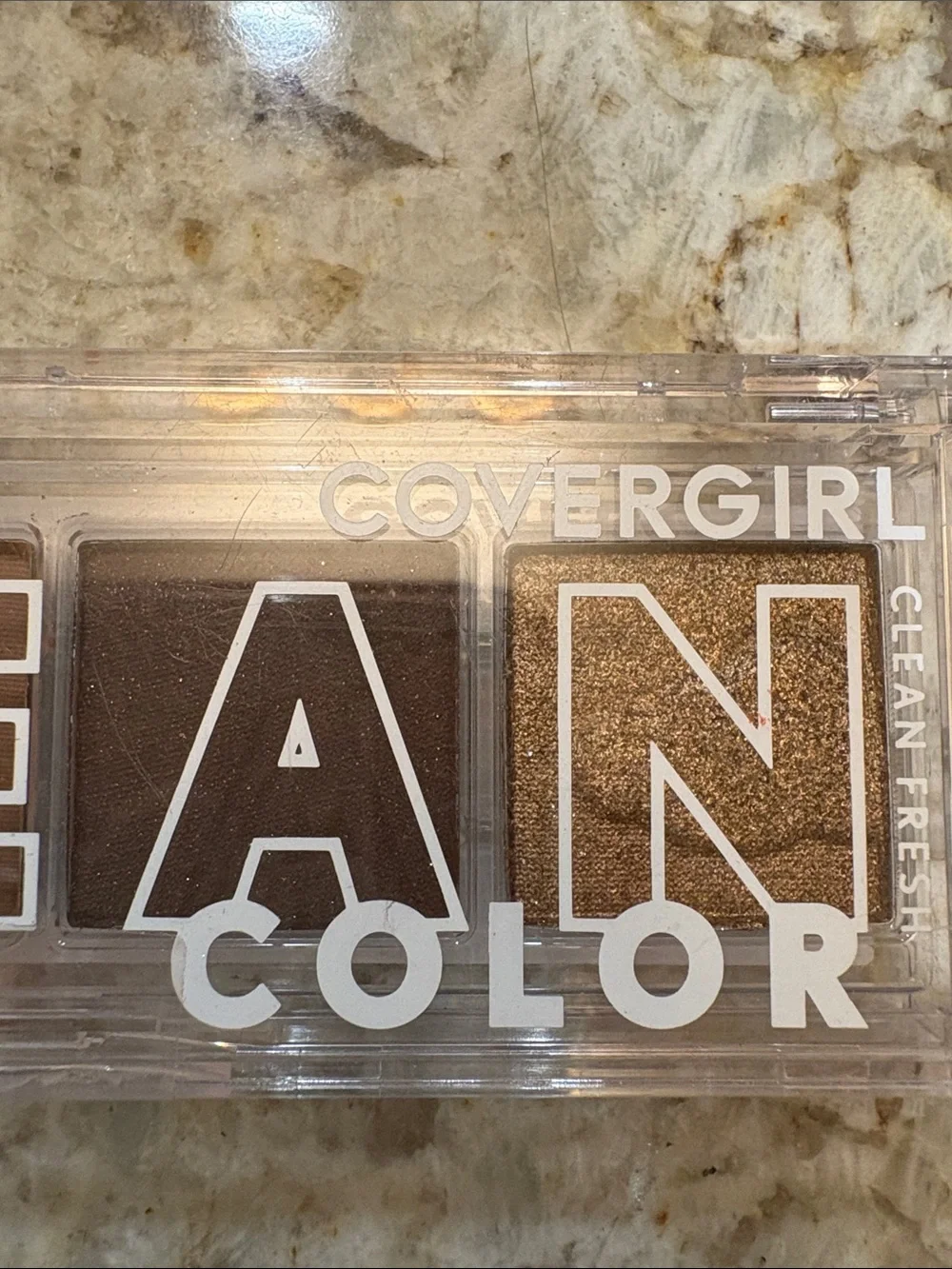 COVERGIRL Clean Color Eyeshadow Palette — 262 Golden Coffee / Caramel Dore (v)